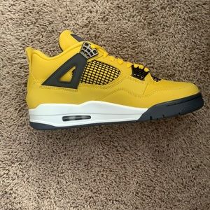 AIR JORDAN 4 RETRO 'LIGHTNING' 2021